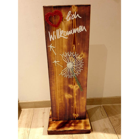 Willkommensschild mit Pusteblume im Stringart-Stil