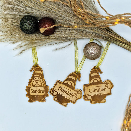 Geschenkanhänger Wichtel mit Namen - Namenskarten Platzkarten Anhänger
