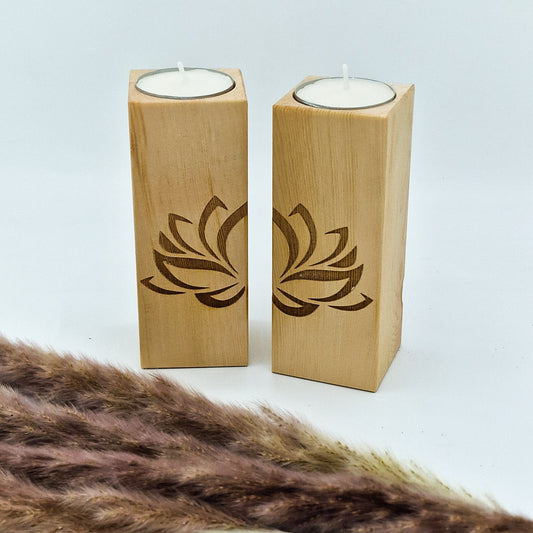 Zirbendeko Zirbensäulen Teelichthalter Kerzenhalter aus Holz Lotusblume
