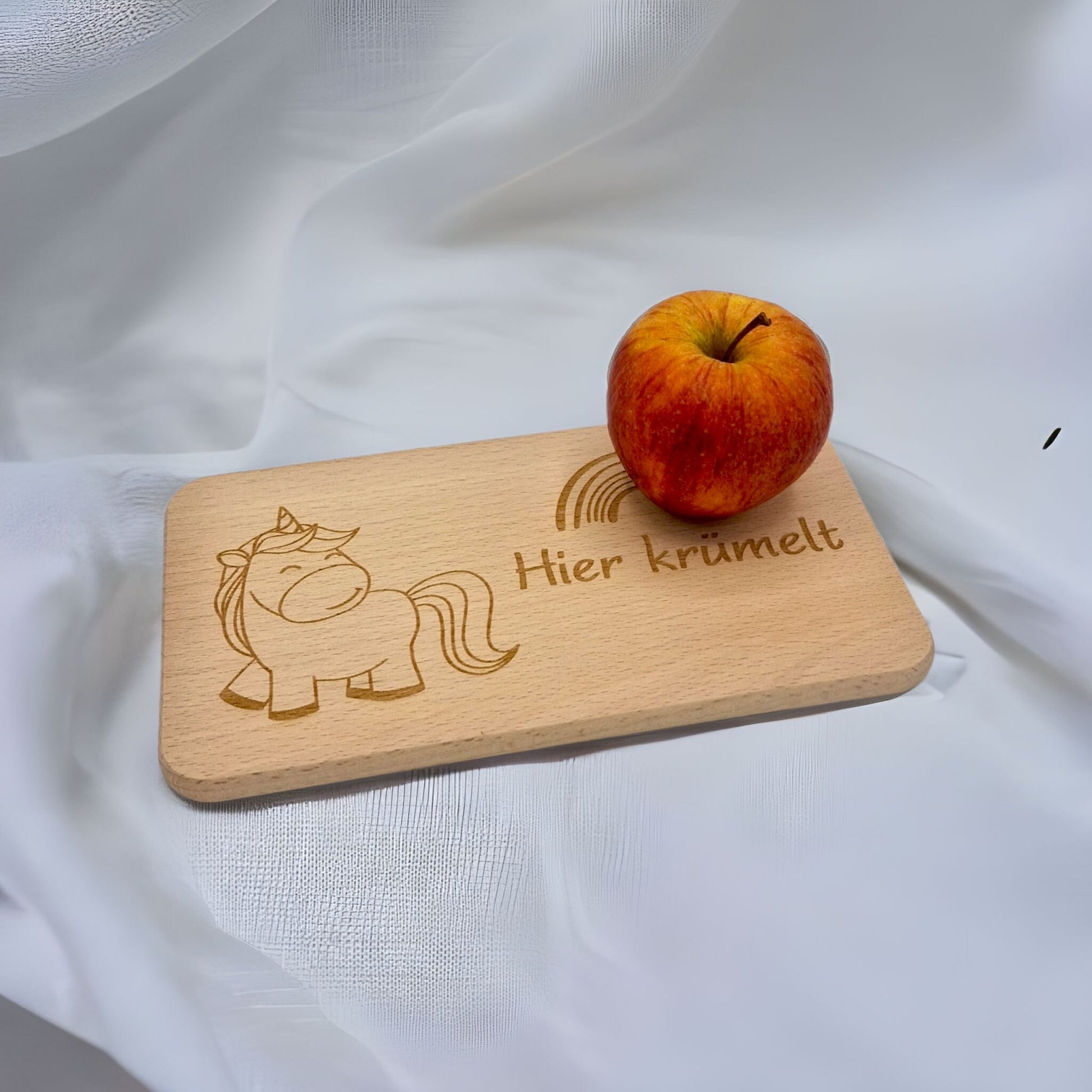 Personalisiertes Brotzeitbrett mit liebenswerter Tiergravur für Kinder - mit Namen